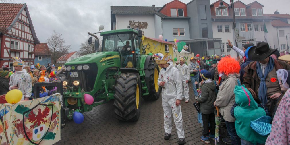 Großumzug in Mackenzell - Mehr als 1.500 Aktive und 4.000 Besucher
