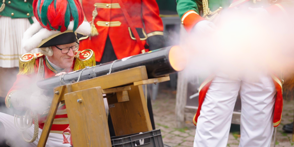 Elf Böllerschüsse am Buttermarkt: Foaset geht endlich wieder los!