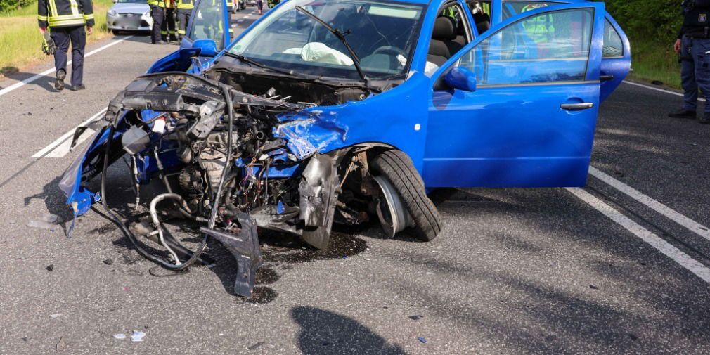 Video: Frontalzusammenstoß auf der B254 - Bundesstraße wieder frei
