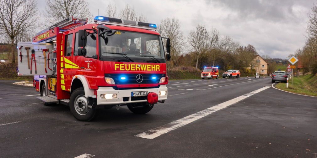 Video: Crash auf der B275 am Rixfelder Kreuz: Zwei Personen verletzt