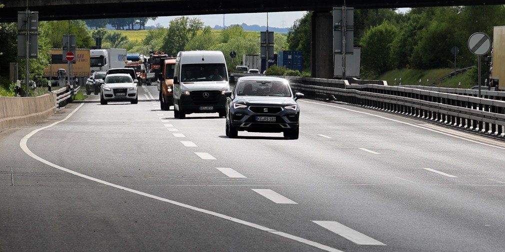 Video: Autofahrer können aufatmen: Der Tunnel ist endlich wieder passierbar