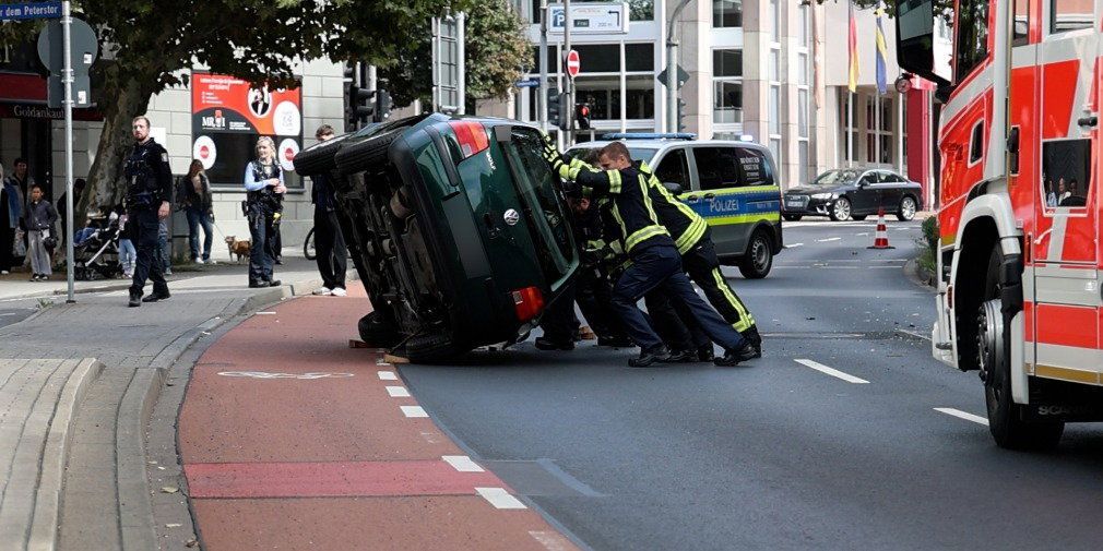 Video: Crash mit Überschlag auf der Dalbergstraße