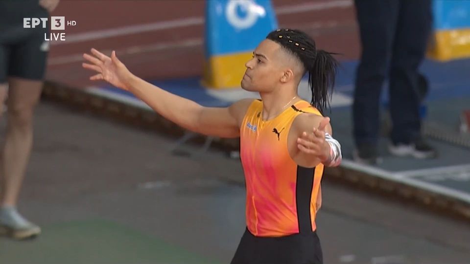 Καραλής: Κατέρριψε ξανά το Πανελλήνιο ρεκόρ! (VIDEO)