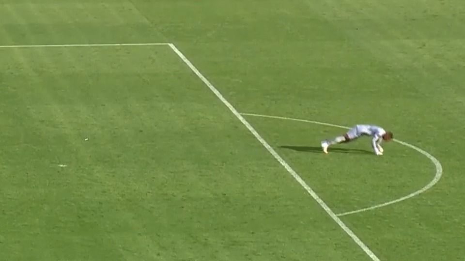 Ισημ. Γουινέα – Σουδάν: Σοκαριστική κατάρρευση του Οβόνο στον αγωνιστικό χώρο (vid)