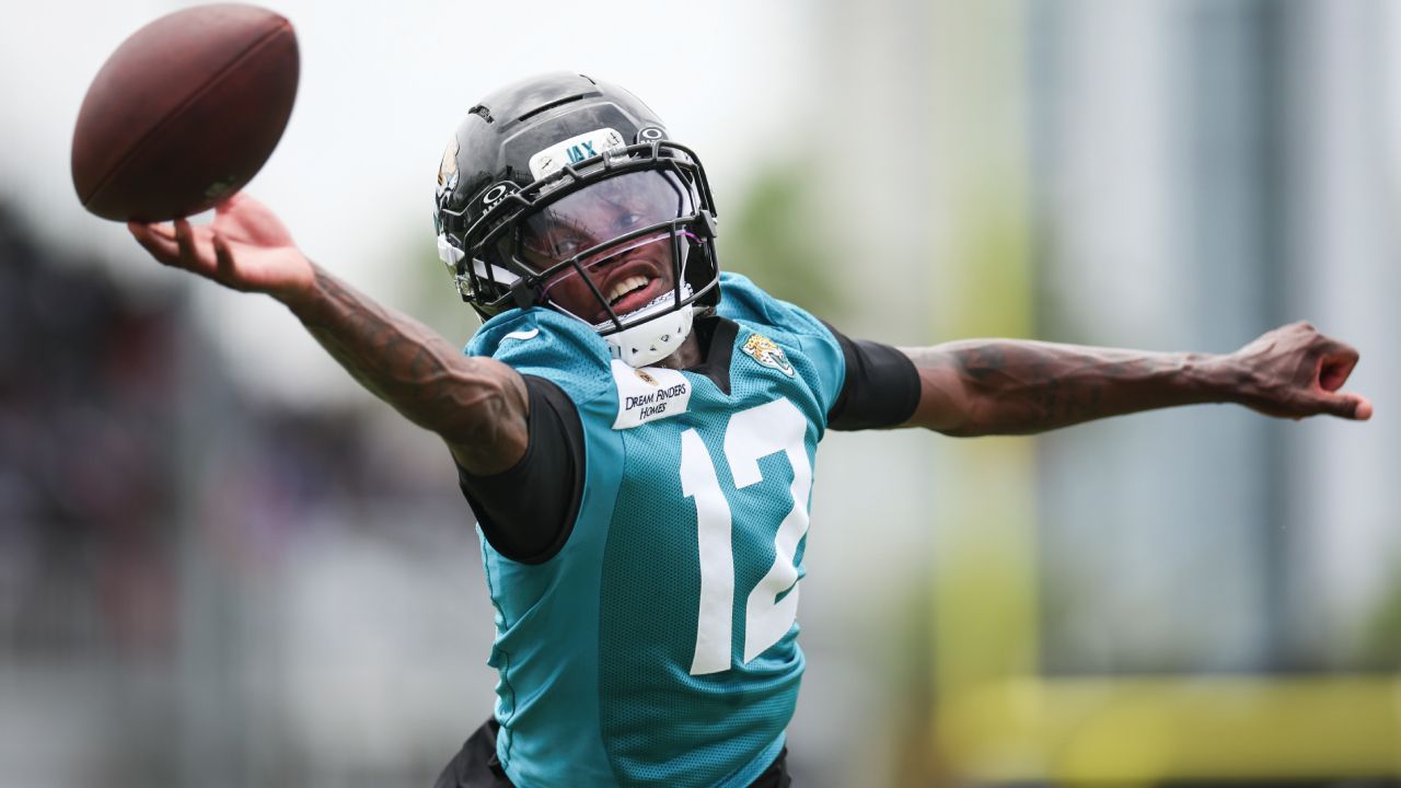 NFL: Krasser One-Hand-Catch! Travis Hunter fliegt wie Superman