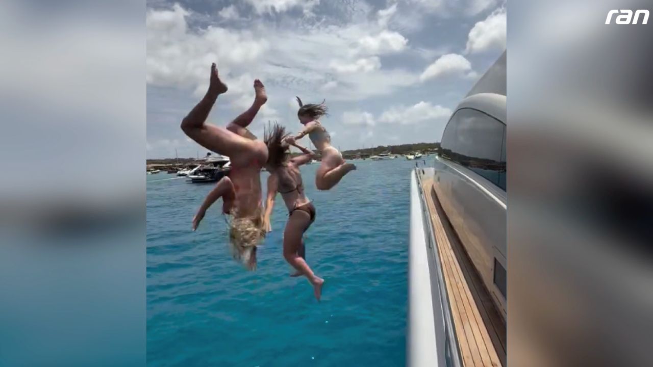 Frauen-EM: Bikini-Break! Alisha Lehmann begeistert mit Salto