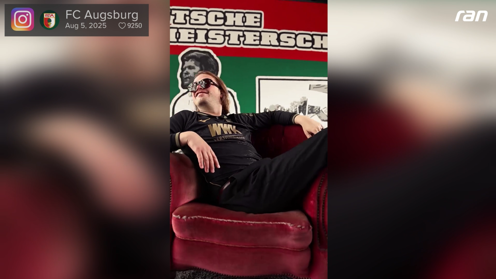 Bundesliga: Italo-Schlagerlegende Roy Bianco stellt FCA-Trikot vor!