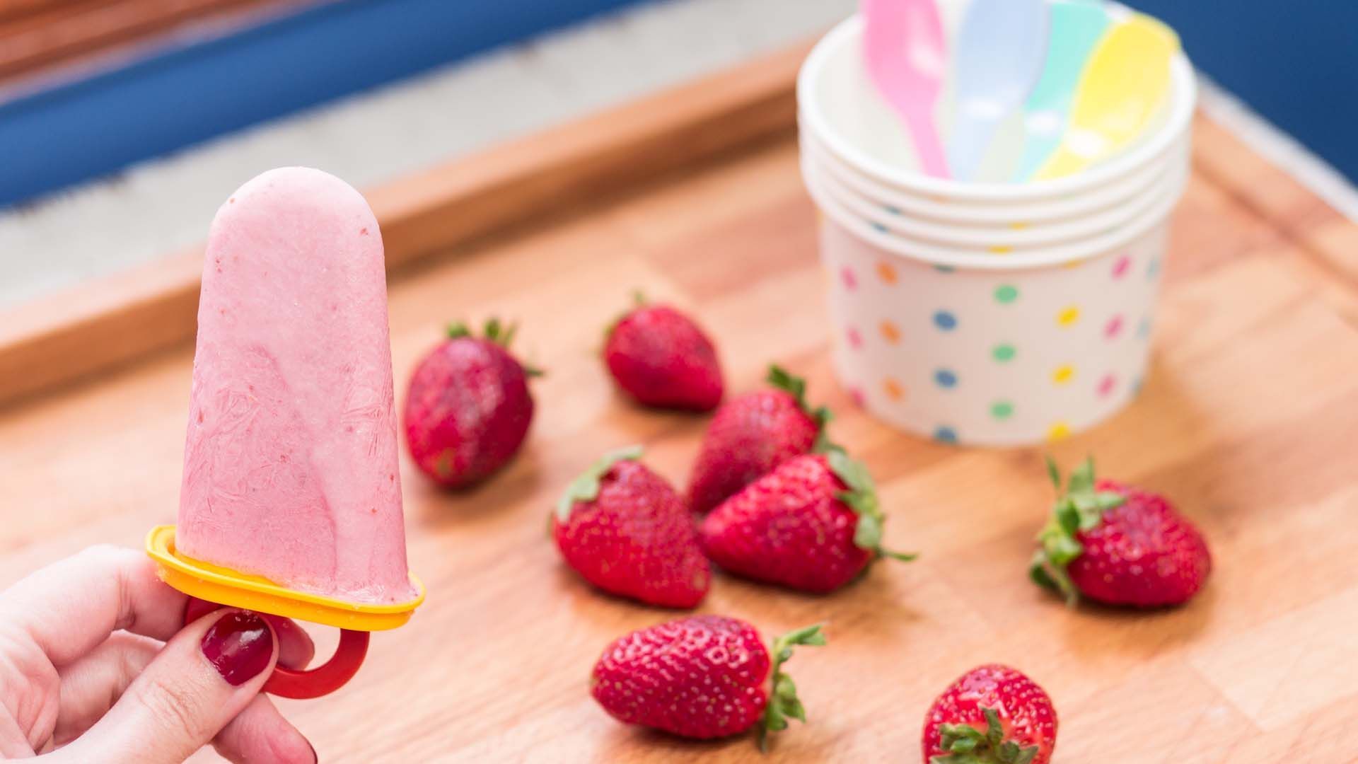 Der absolute Sommer-Hit! Erdbeer-Joghurt-Eis selbermachen