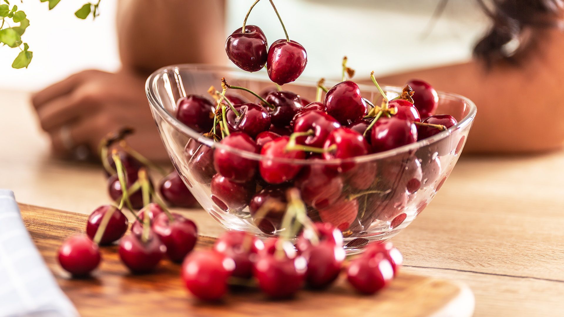 Do cherries cause stomach aches? What's really behind it