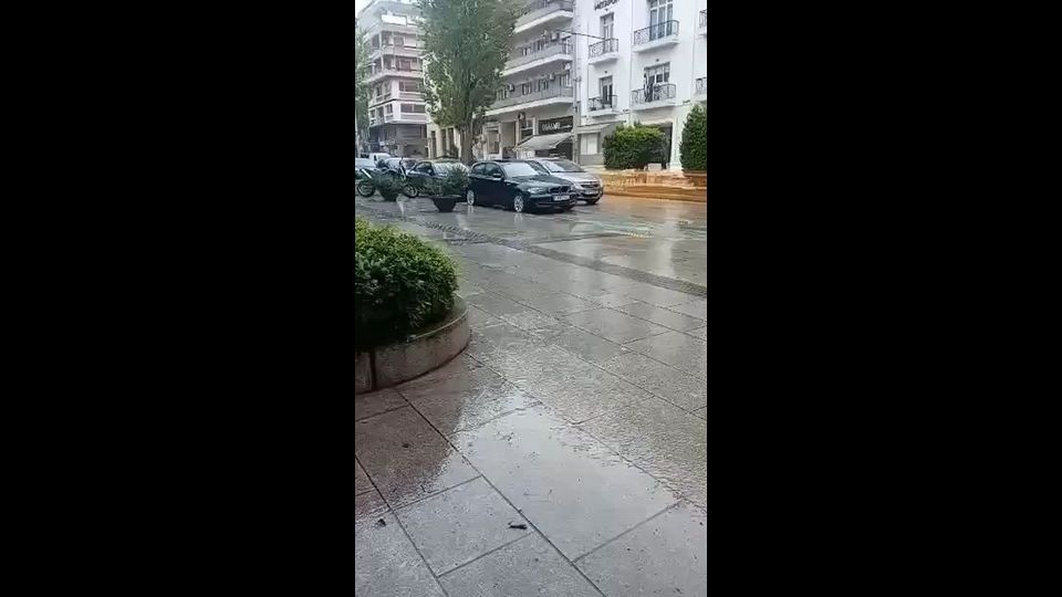 «Δολοφόνοι» φώναζε φίλος του θύματος στη Χαλκίδα στους συλληφθέντες μετά τη συμπλοκή χούλιγκαν (VID)