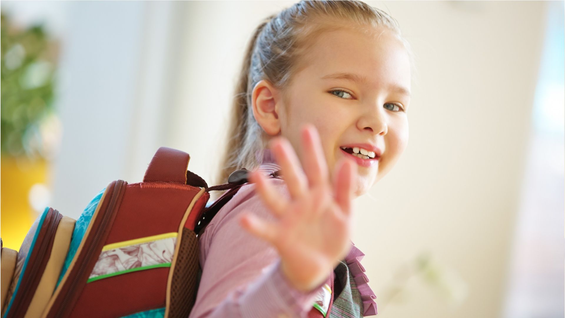 Gefahren auf dem Schulweg vermeiden: 10 Tipps für Eltern und Grundschüler
