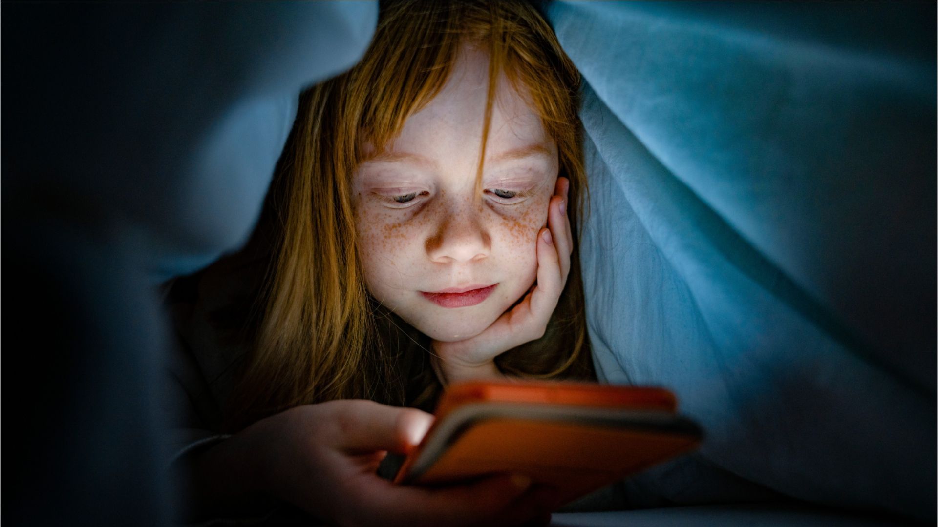 Abendliche Nutzung von Smartphone und Co. schadet dem Kinderschlaf