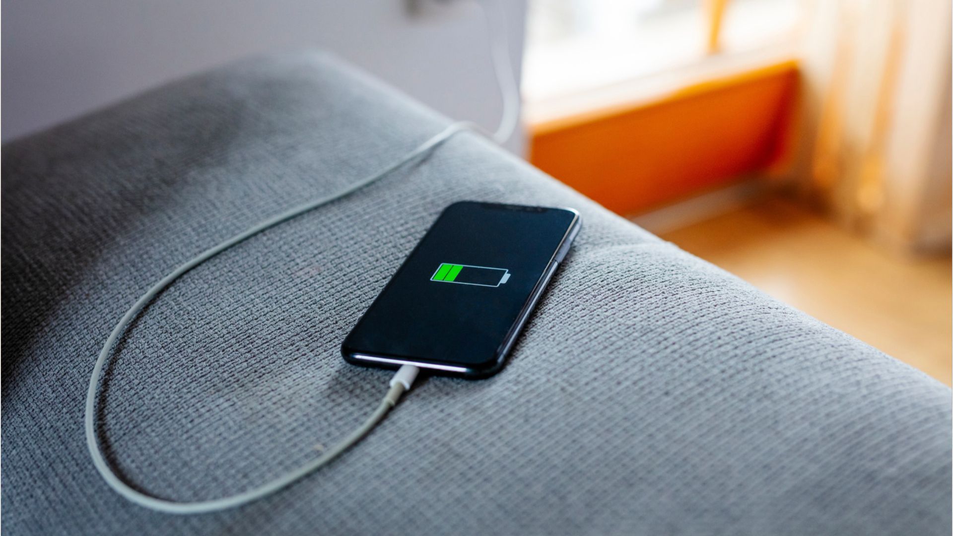 Video: Achtung, Gefahr von Stromschlag und Überhitzung droht: Online-Gigant ruft Elektrogerät zurück