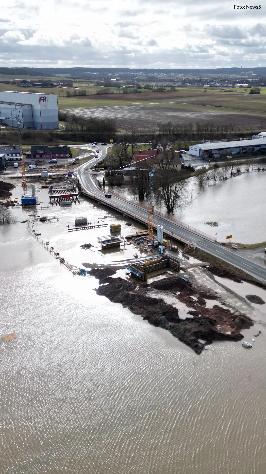 Video: Die Hochwasserlage in Franken hat sich weiter verschärft.