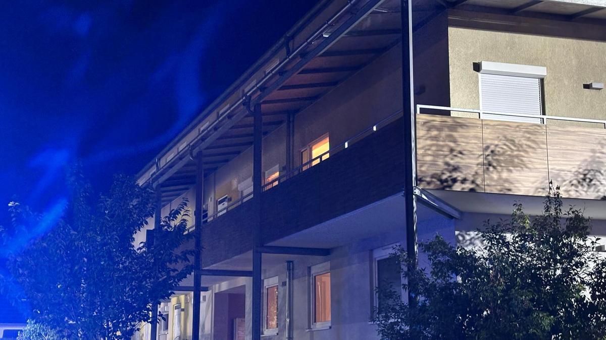 Video: Wohnungsbrand in Franken: Rettungskräfte finden toten Menschen - Identität noch unklar