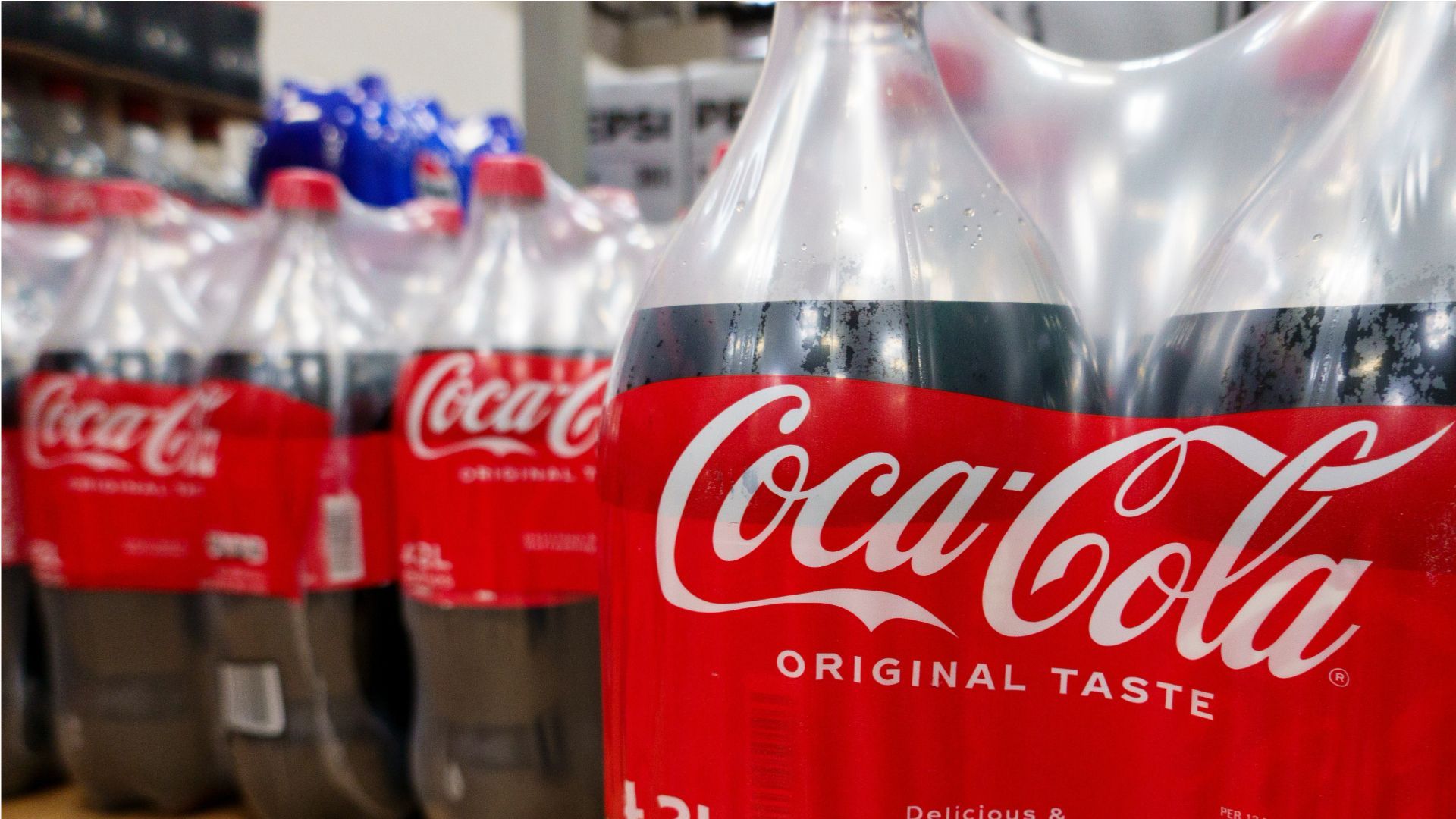 Video: Coca-Cola ändert jetzt eigenes Design - so sehen Flaschen, Dosen und Verpackungen künftig aus