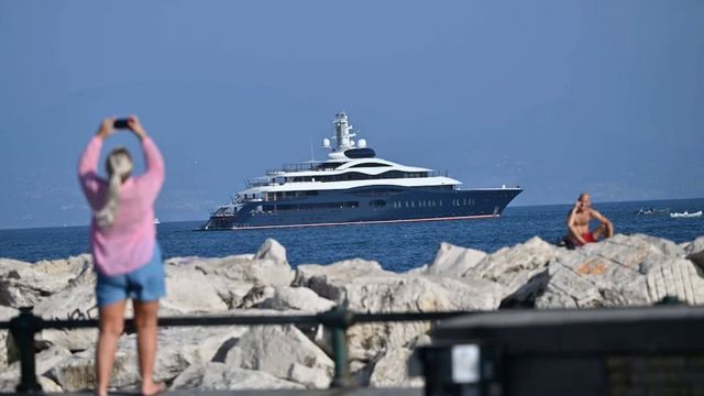 Nach 80 Tagen Reparatur: Zuckerbergs 300-Millionen-Superyacht segelt wieder mit 400 Tonnen Treibstoff über Atlantik