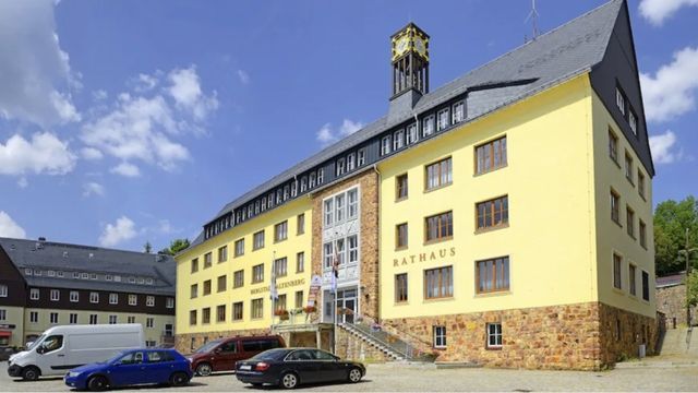 Video: AfD-Mann wird Bürgermeister in Erzgebirgsort — CDU erobert Landratsamt in Brandenburg