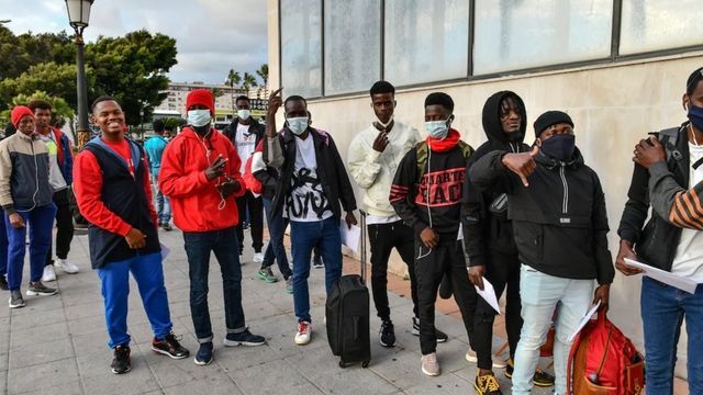 Es geht um 500.000 Einwanderer: Spanien macht in Migrationspolitik Kehrtwende
