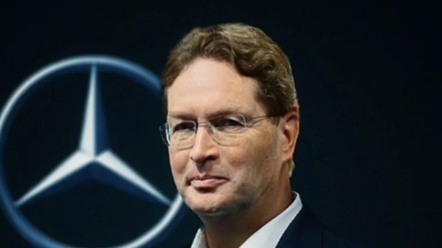 Video: 4 Kehrtwenden in 18 Monaten: Der Schlinger-Kurs von Mercedes