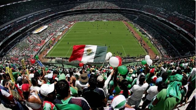 Video: Dank Deal aus 60ern dürfen 14.000 Fans gratis zum WM-Auftakt