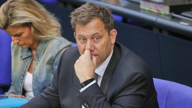 Video: Klingbeil nimmt Steuerpläne für Vereine zurück