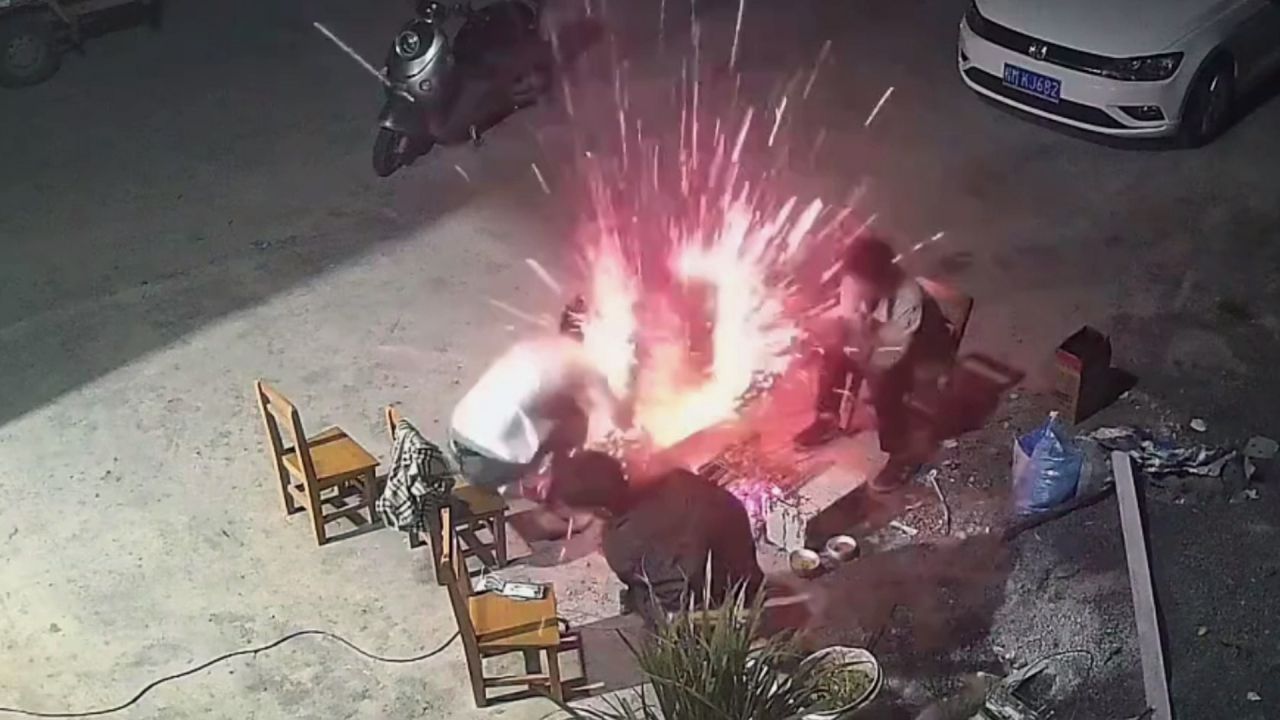 Explosiver Grill: Männer erleben Überraschung bei Barbecue