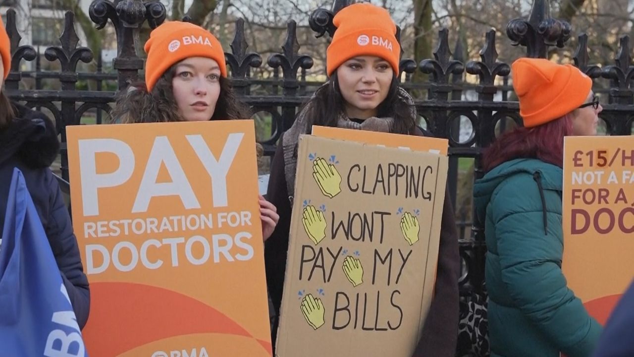 Großer Streik in England: Assistenzärzte legen sechs Tage die Arbeit nieder