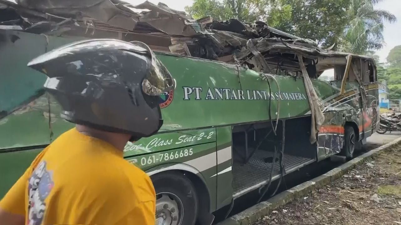 Busunglück in Indonesien: Mindestens zwölf Tote, mehrere Verletzte