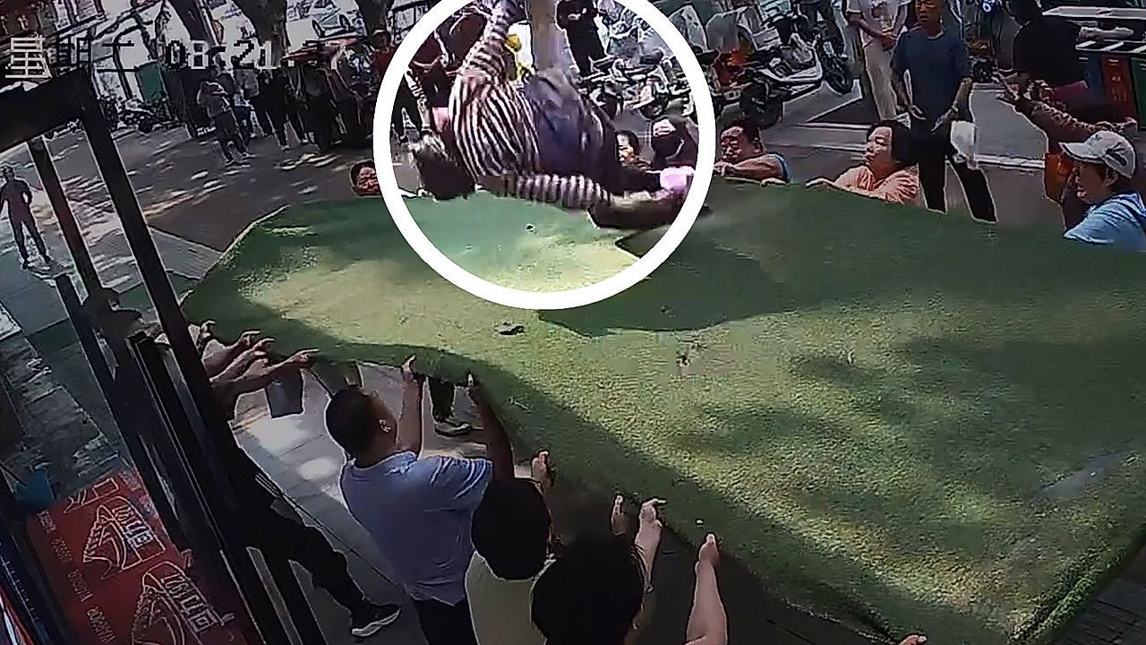 102-Jährige fällt aus Fenster – Nachbarn sind zur Stelle