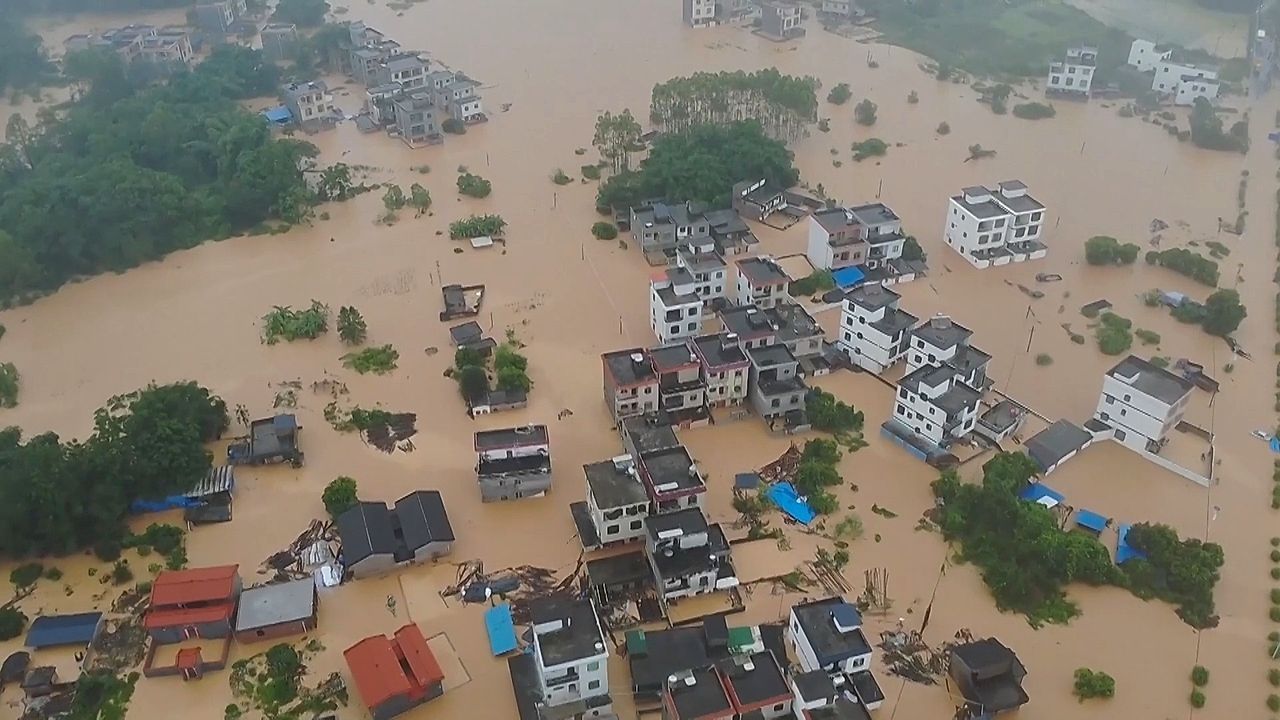 Heftige Sturzfluten im Süden Chinas: 29.000 Einwohner evakuiert