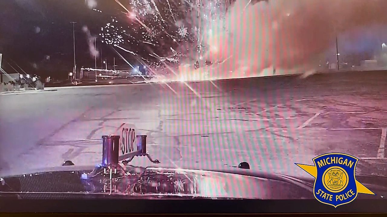 Spektakel in der Nacht: Feuerwerkszelt explodiert in Michigan