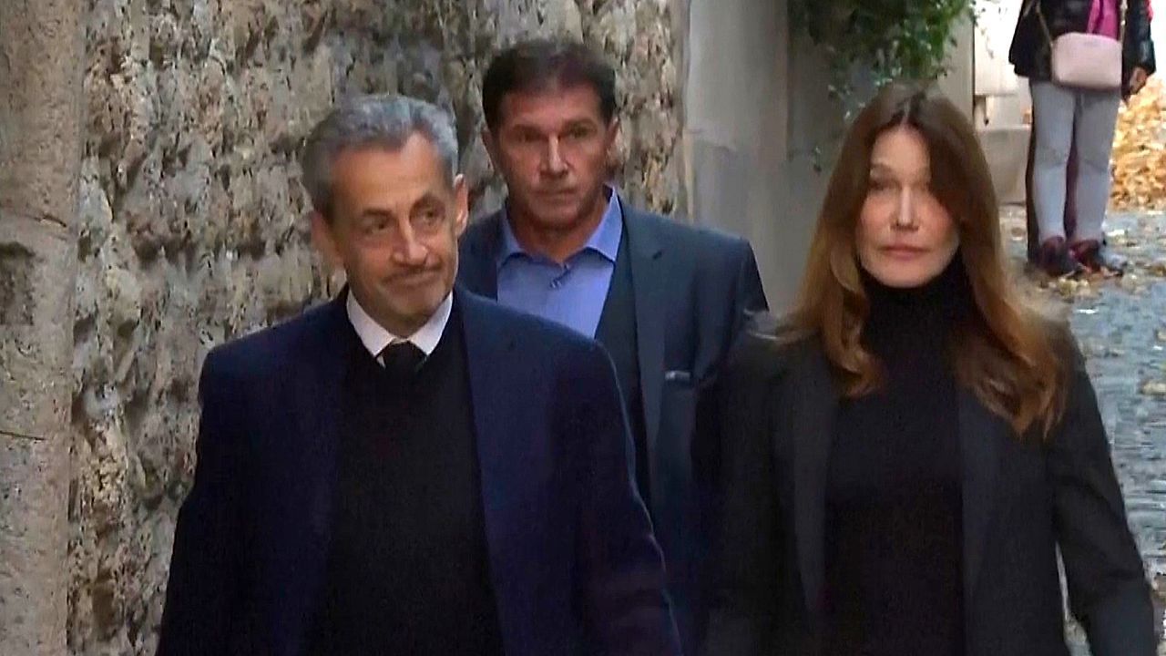 Video: Nach drei Wochen: Ex-Präsident Sarkozy unter Auflagen aus Haft entlassen