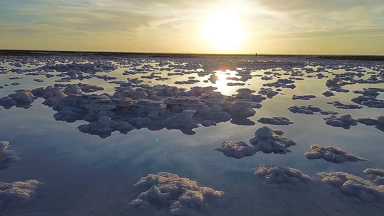 Video: Emerging salt formations in Tuz Gölü Salt Lake captivate photographers visiting Turkey
