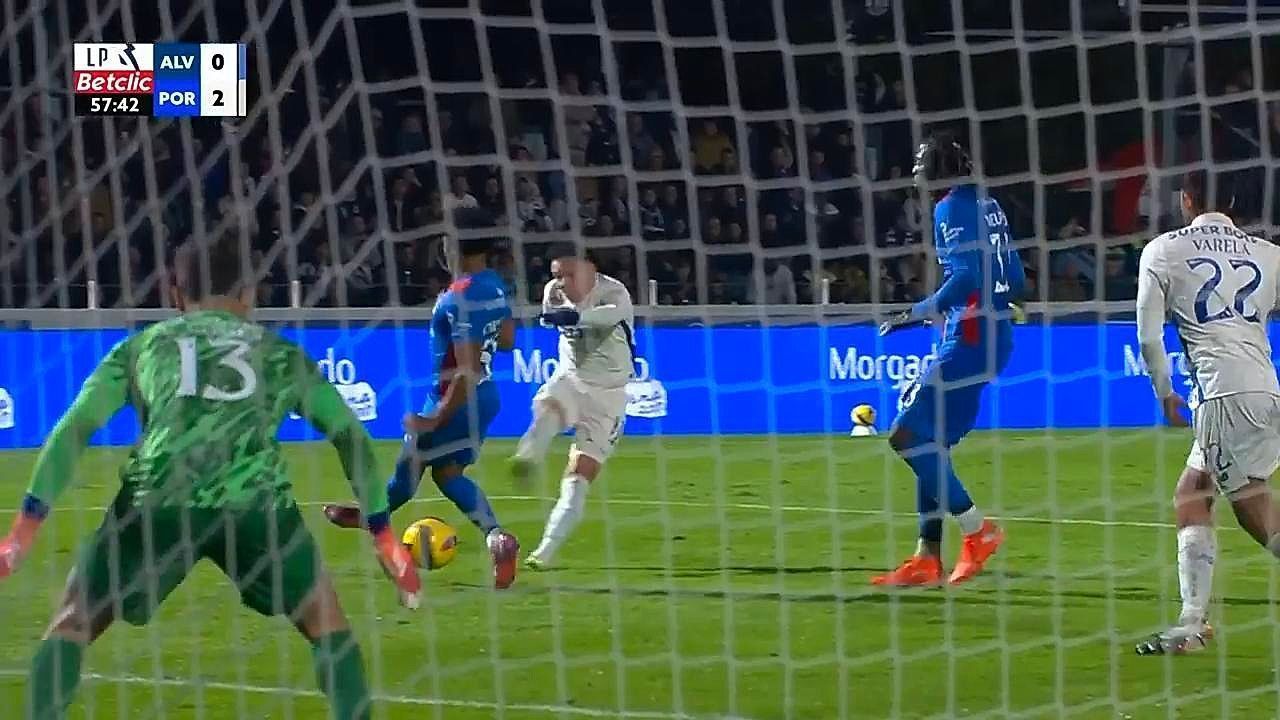 Unstoppable Porto claim 7th straight league win with 3-0 victory over Alverca