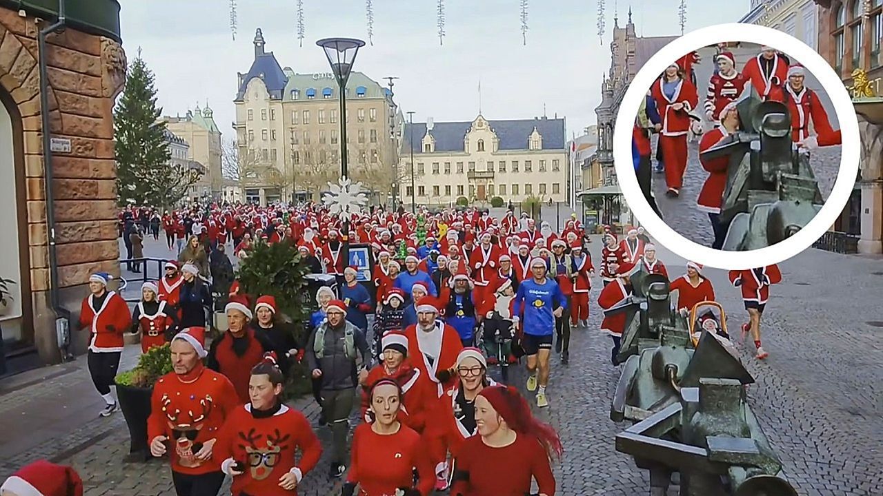 Autsch-L-uferin-rennt-bei-Weihnachtsmannlauf-frontal-gegen-Statue
