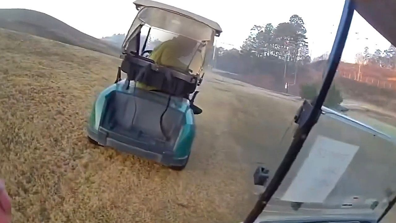 Video: Verfolgungsjagd im Golfcart: Polizei stellt Verdächtigen auf dem Grün
