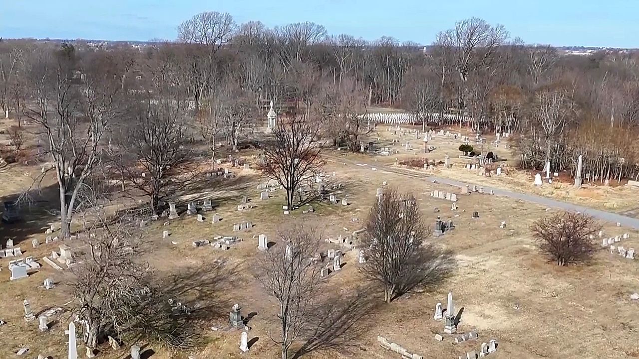 Video: Leichen im Keller: Grabräuber in Pennsylvania hortete Hunderte Knochen