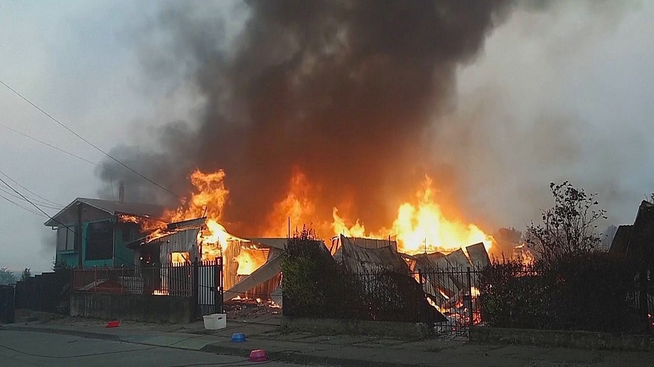 Video: Tausende Hektar Wald brennen in Chile: Mindestens 18 Tote, 50.000 Menschen evakuiert