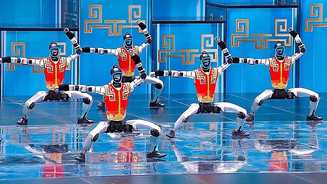 Video: Kung Fu Masters! Humanoid robots put on an amazing show in China