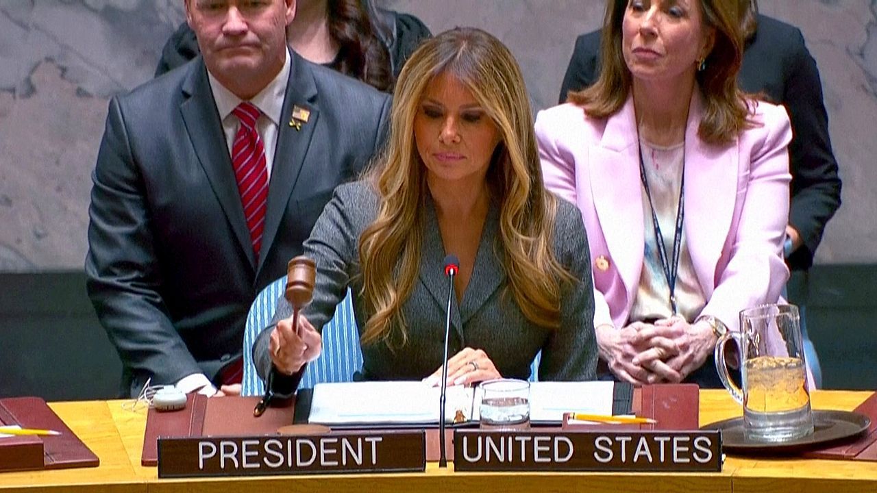 Video: Melania Trump leitet Sitzung des UN-Sicherheitsrats – inmitten des Irankriegs