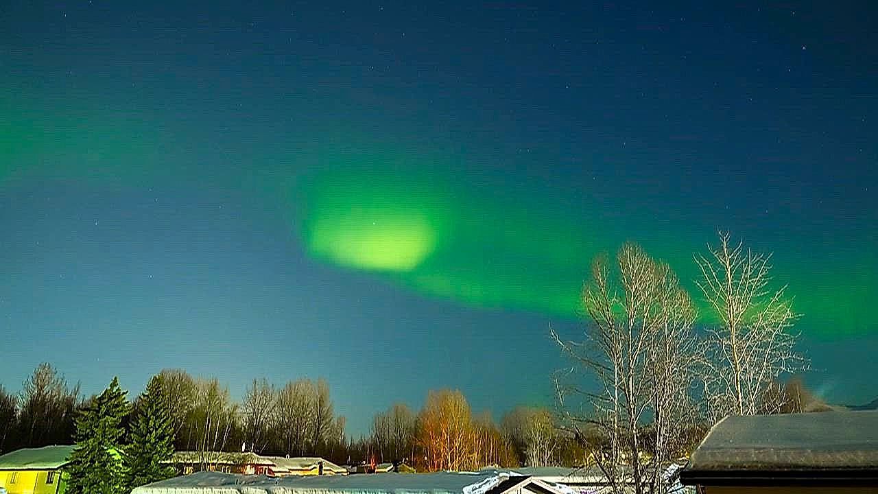 Video: Northern Lights dance across Alaska sky in stunning time-lapse