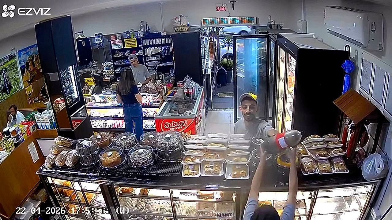 Video: Frozen drink suddenly erupts in bakery worker hands