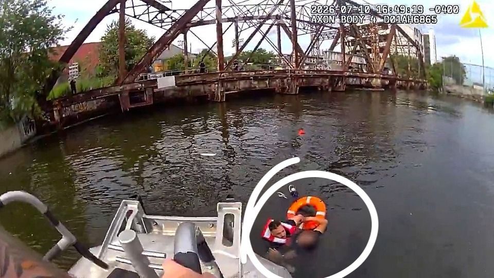 NYPD officer dives into Newtown Creek to rescue teenage girl clinging to piling