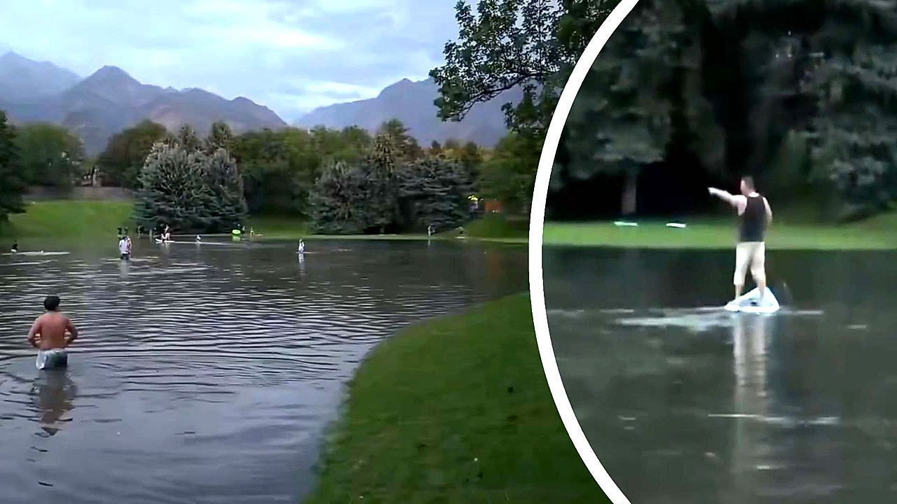 Video: Planschbecken statt Rasen: Bewohner paddeln über gefluteten Fußballplatz in Utah