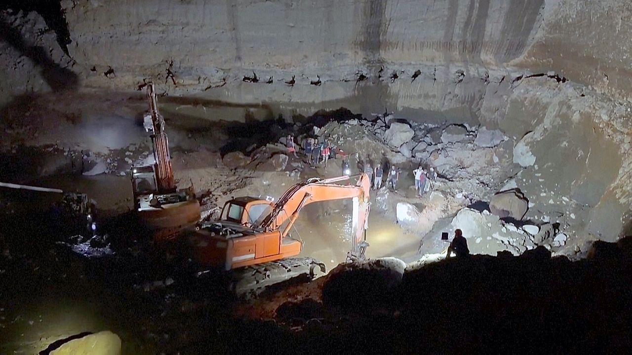 Video: Illegale Goldmine verschüttet: Mehrere Tote bei Erdrutsch in Kolumbien