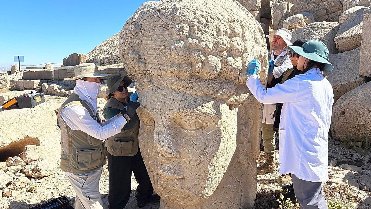 Video: Experts use revolutionary nanotechnology to preserve ancient giant statues in Turkey