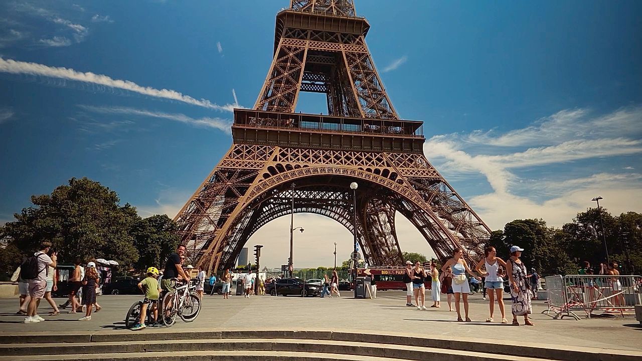 Video: Heißester Sommer seit 100 Jahren: Dürre und Brände erschüttern Frankreich