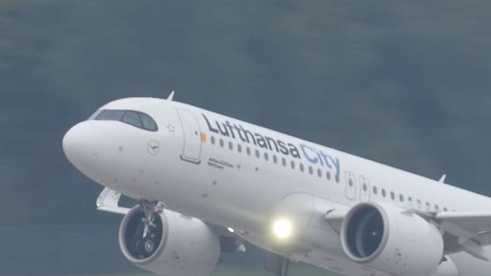Video: Wieder Drohnenalarm am Flughafen München