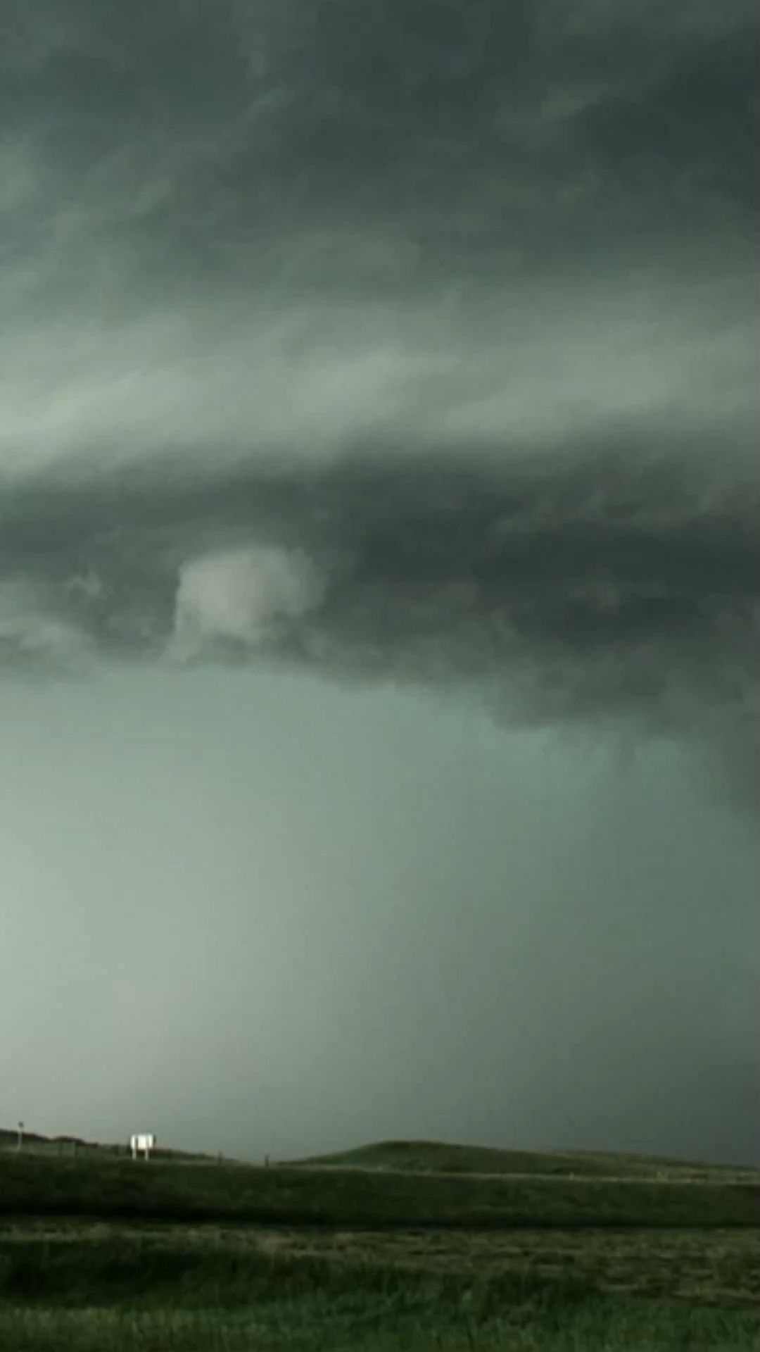 How often do tornadoes occur in Germany and how to act in case of danger?